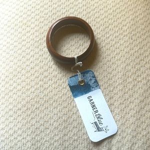 NWT🩷GARNER BLUE -BROWN WOODEN BANGLE BRACELET WITH GOLD TONED FLOURISH DESIGN